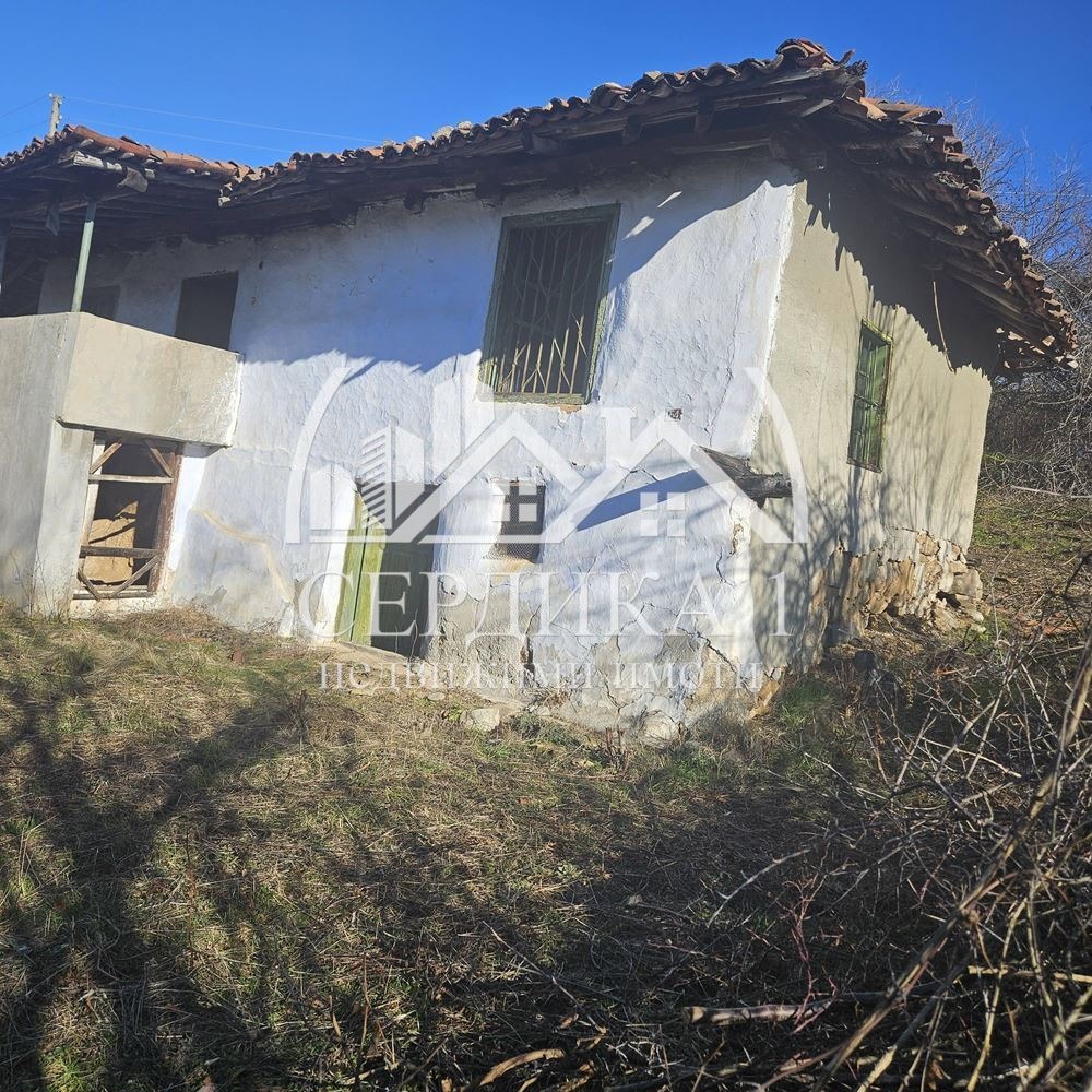 Продава КЪЩА, с. Горна Василица, област София област