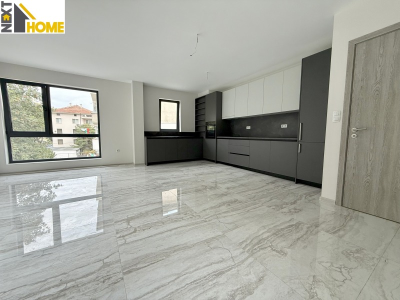 Te koop  2 slaapkamers Plovdiv , Kjutsjuk Parizj , 99 m² | 31992299