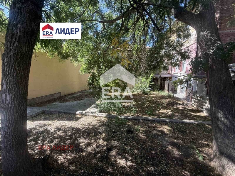 Продава КЪЩА, гр. Русе, Център, снимка 2 - Къщи - 56005924