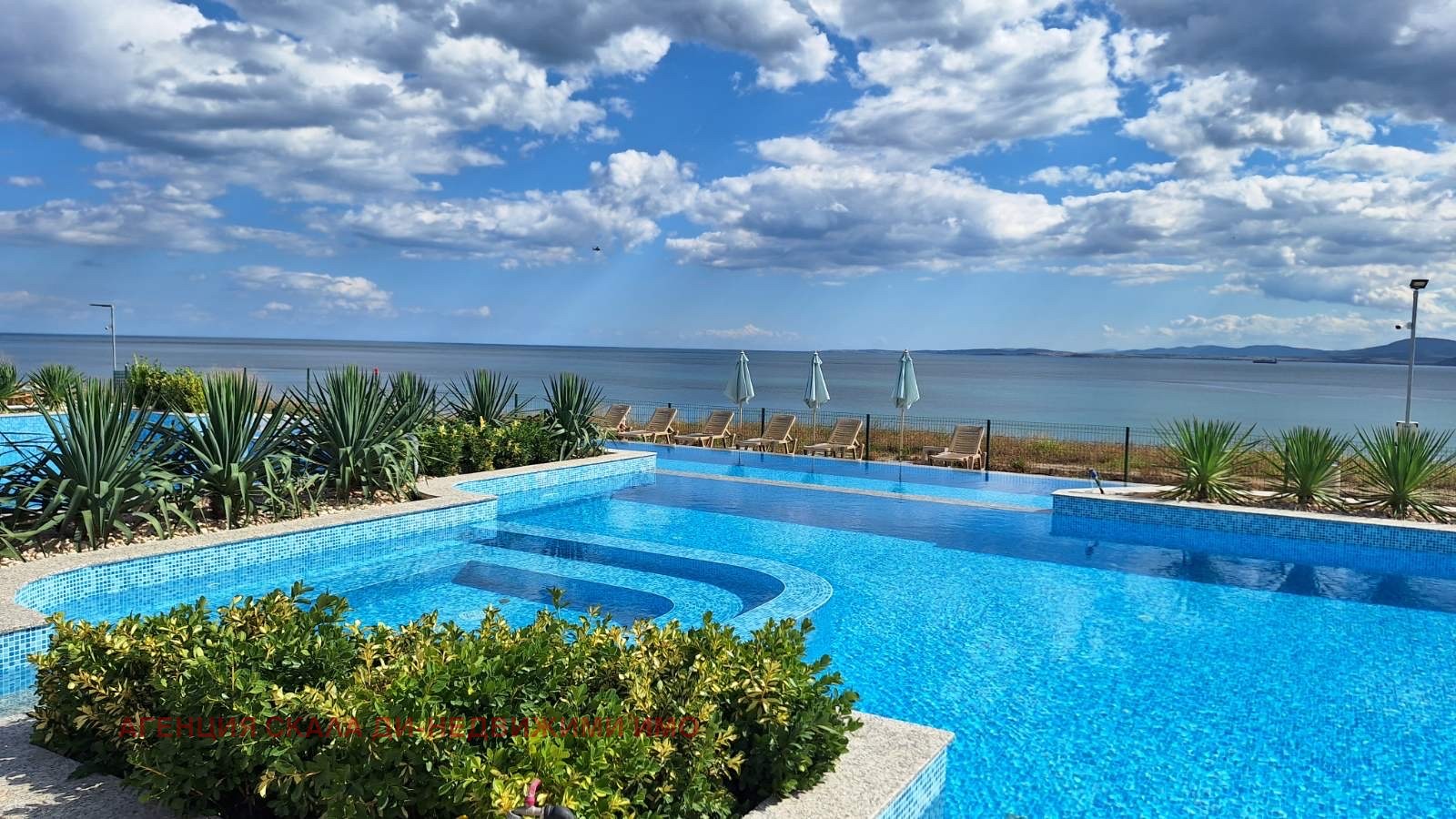 Продава КЪЩА, гр. Бургас, Сарафово, снимка 2 - Къщи - 54407964