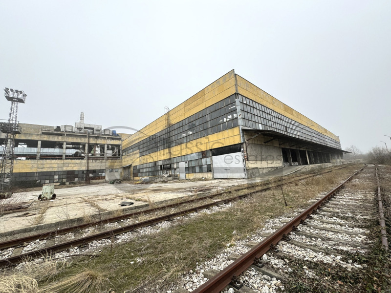 Продава ПРОМ. ПОМЕЩЕНИЕ в област София, гр. Ихтиман - 137000 кв.м / 15 000 000 € » 29 337 450.00 лв., КЛАСИК ЕСТЕЙТС