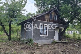 Продава Вила