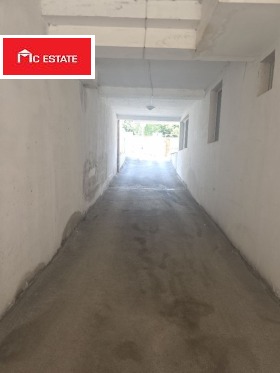 ГАРАЖ, ПАРКОМЯСТО, 15 m2