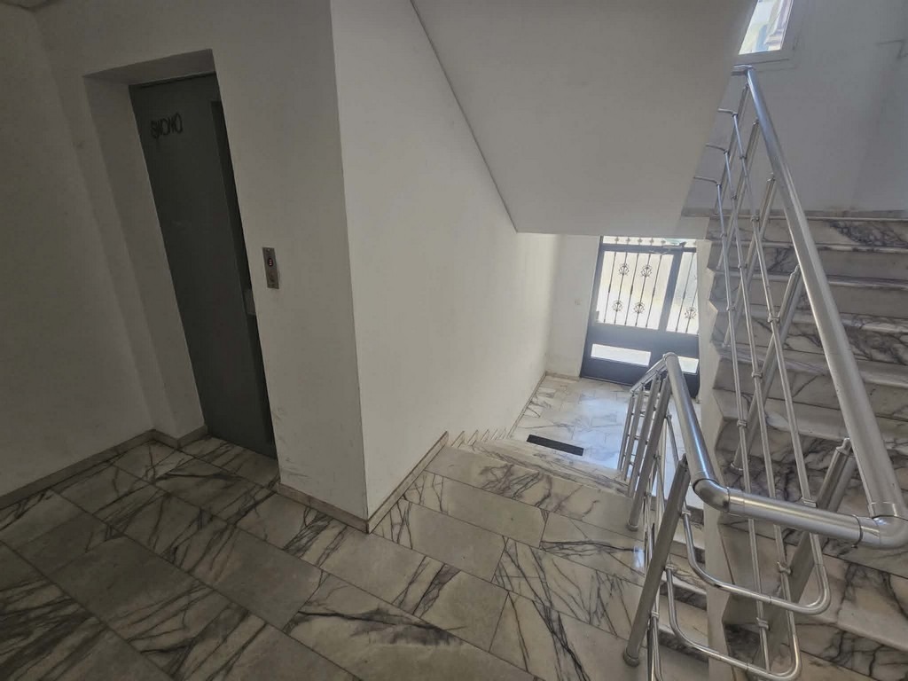 Продава 2-СТАЕН, гр. Кърджали, Център, снимка 13 - Апартаменти - 54696787