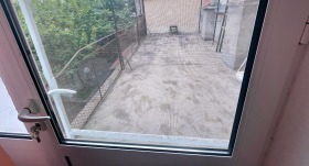     , , >