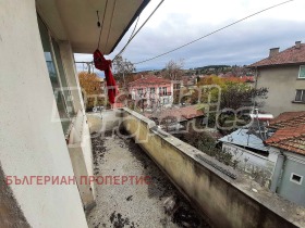 Όροφος σπιτιού Καρνοβατ, περιοχή Μπουργκάς 12