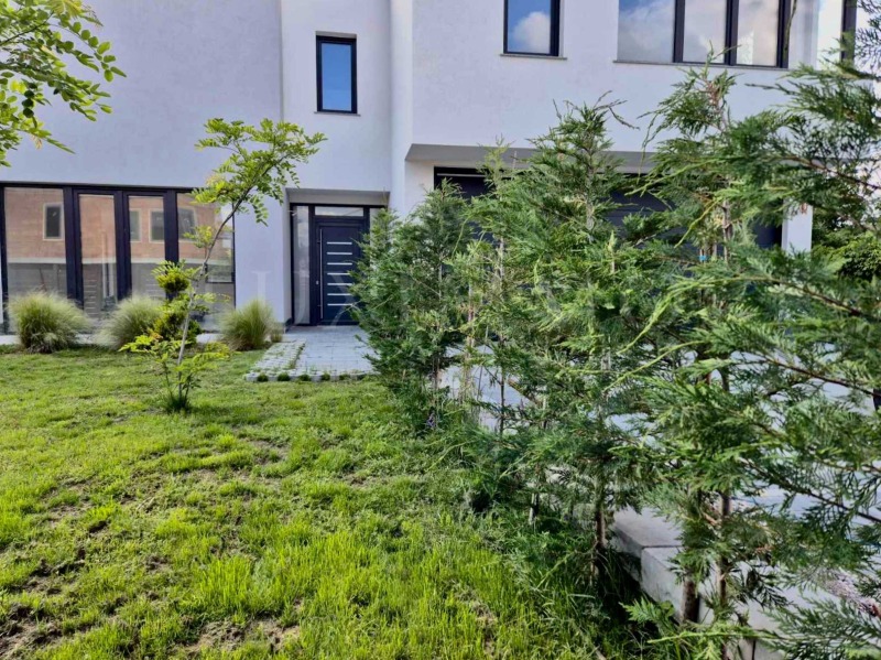 De vânzare  Casa Sofia , m-t Detsci grad , 320 mp | 52995590 - imagine [2]