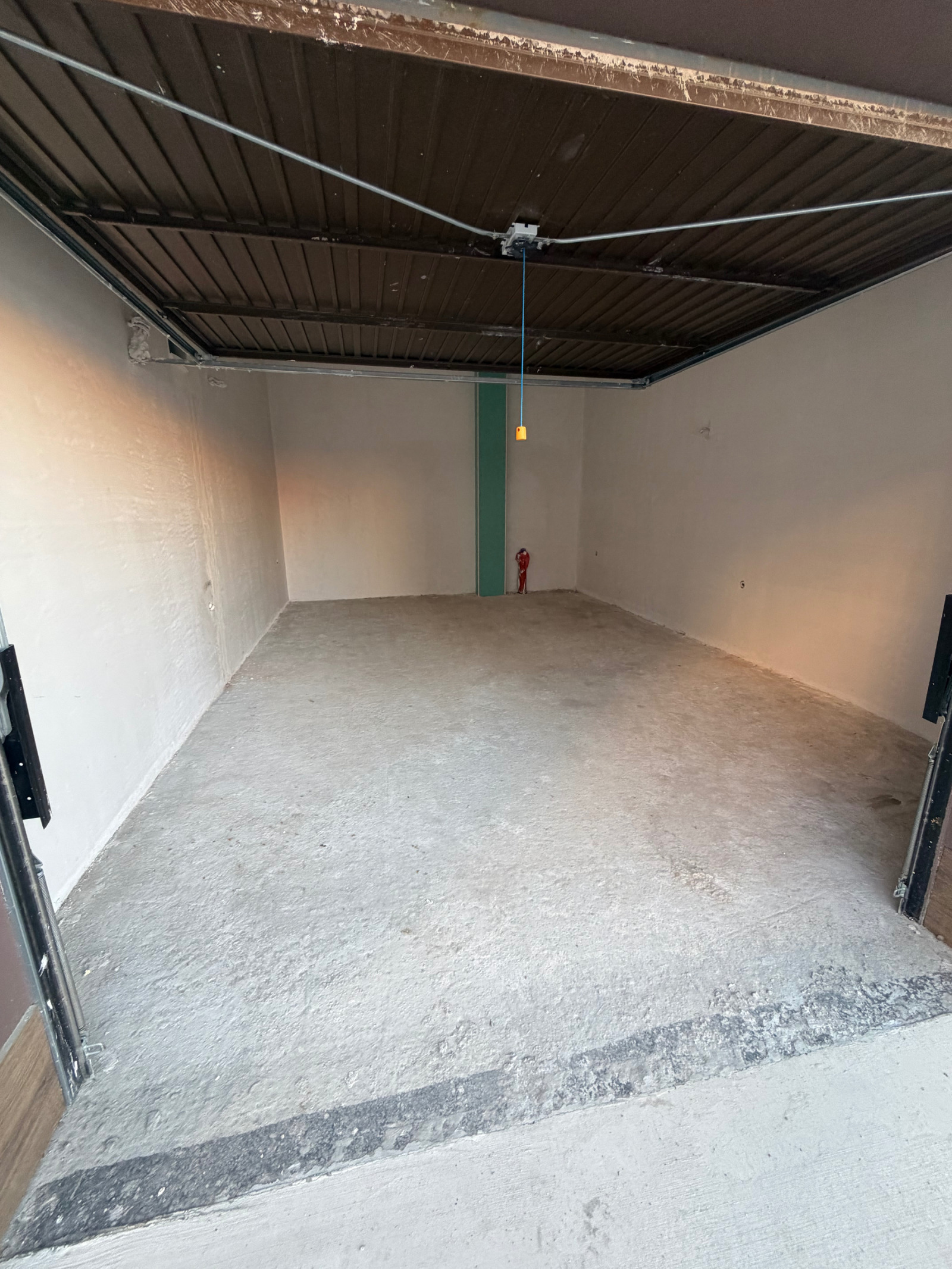 Продава ГАРАЖ, ПАРКОМЯСТО, гр. Пловдив, Кючук Париж