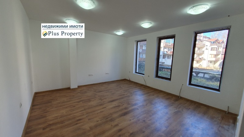 Продава ОФИС в област Благоевград, гр. Банско - 57 кв.м / 52 000 € » 101 703.16 лв., ПЛЮС ПРОПЪРТИ
