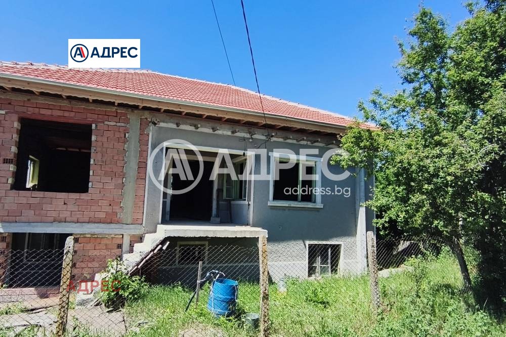 Продава КЪЩА, с. Брестак, област Варна
