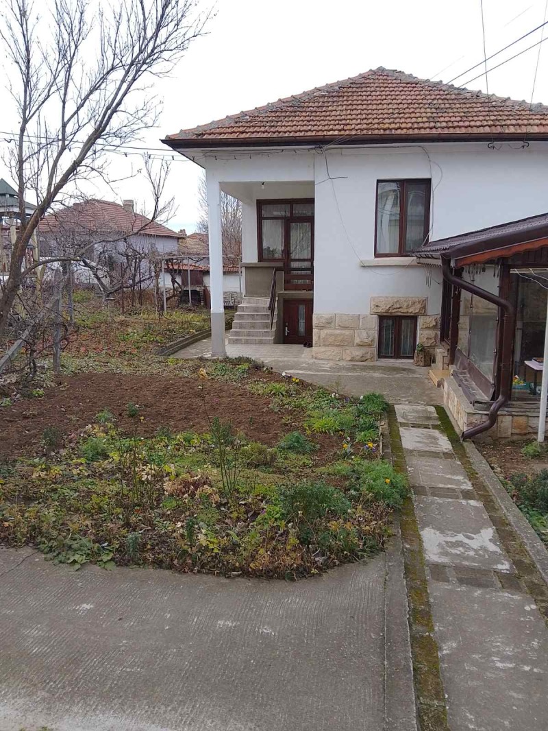 Продава КЪЩА в град Разград, Орел - 684 кв.м / 425 000 € » 831 227.75 лв., РОС -НЕДВИЖИМИ ИМОТИ
