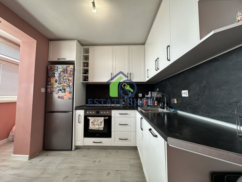 For Sale  2 bedroom Plovdiv , Gagarin , 100 sq.m | 61941296