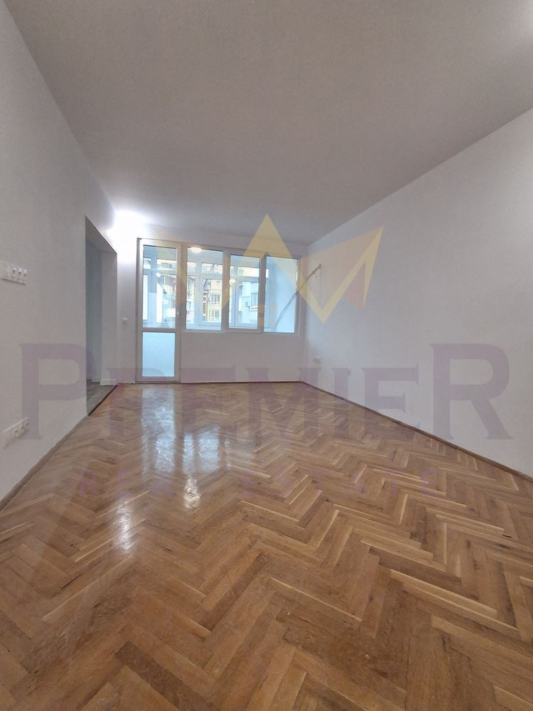 Продава 3-СТАЕН, гр. Варна, Лятно кино Тракия