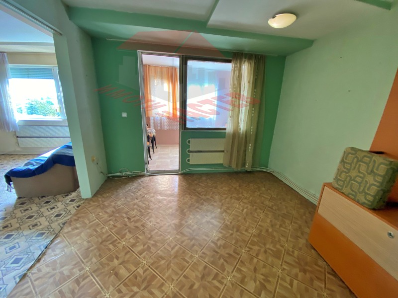 Продава  4-стаен град Шумен , Математическа гимназия , 103 кв.м | 77070998 - изображение [2]