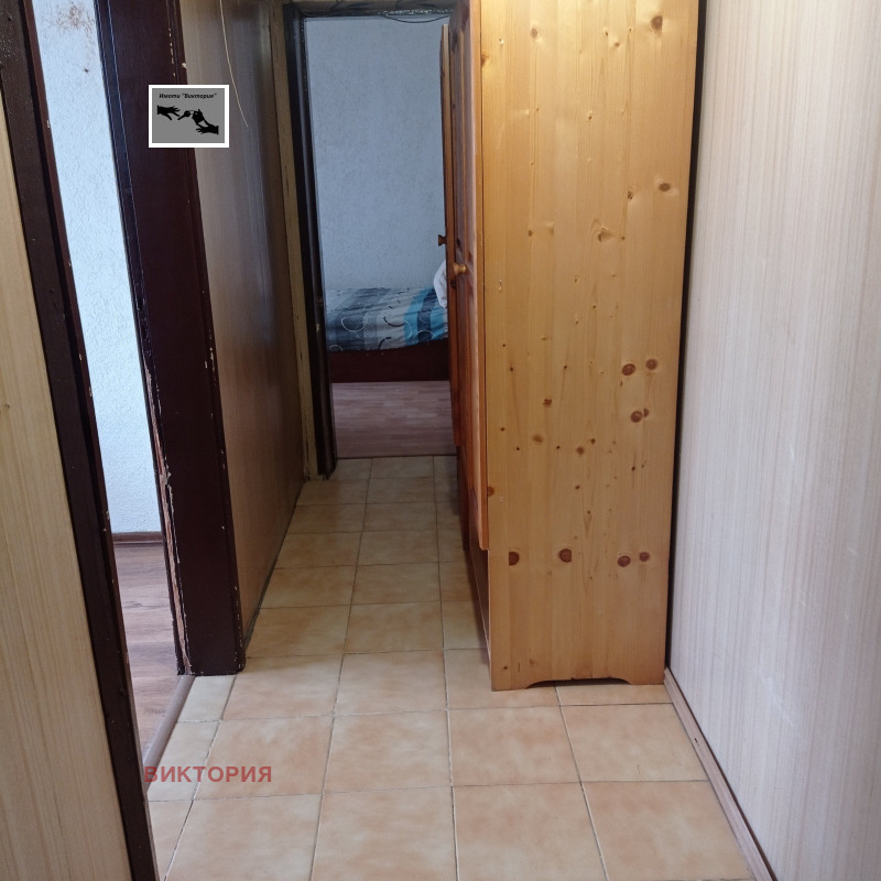 Продава  2-стаен град Пазарджик , Устрем , 60 кв.м | 62986637 - изображение [8]