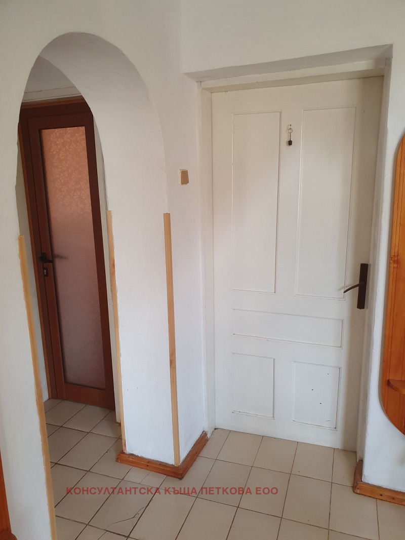 Продава КЪЩА, с. Пресяка, област Ловеч, снимка 11 - Къщи - 52174418