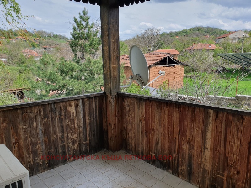 Продава КЪЩА, с. Пресяка, област Ловеч, снимка 15 - Къщи - 52174418
