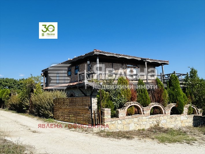 Продава КЪЩА, с. Осеново, област Варна, снимка 2 - Къщи - 52633476