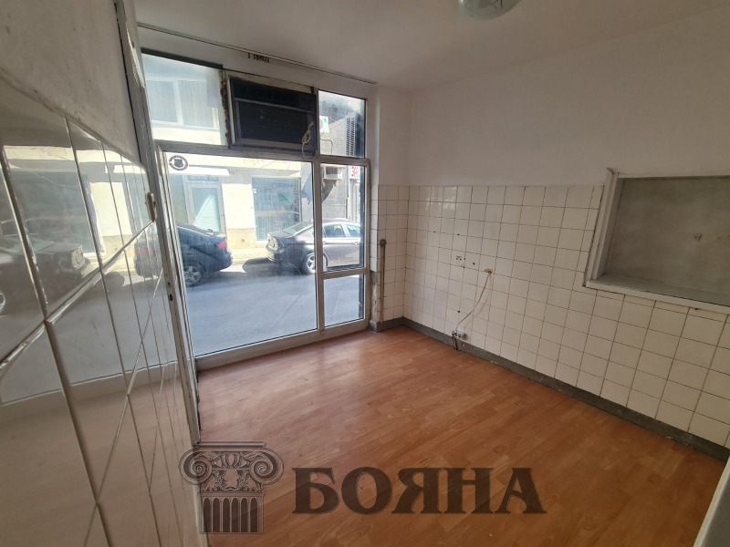 Продава МАГАЗИН, гр. Русе, Център, снимка 8 - Магазини - 53084193