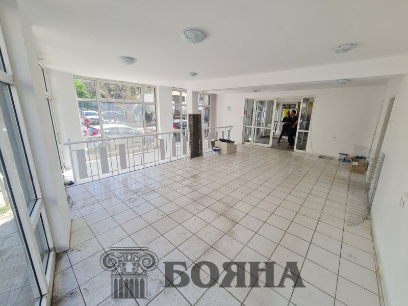 Продава МАГАЗИН, гр. Русе, Център, снимка 2 - Магазини - 53084193