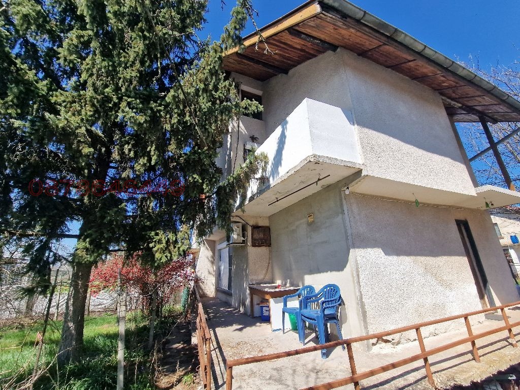 Продава КЪЩА, с. Равно поле, област София област