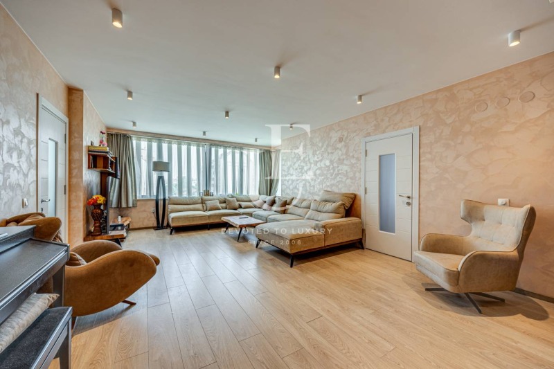 Продава  Многостаен град София , Център , 300 кв.м | 52561386
