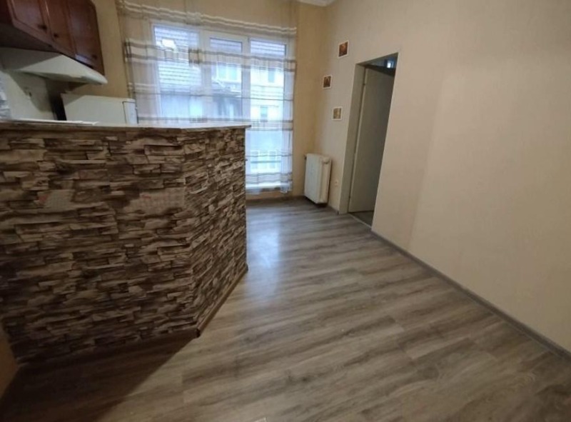 Продава МНОГОСТАЕН, гр. София, Център, снимка 3 - Апартаменти - 52490808