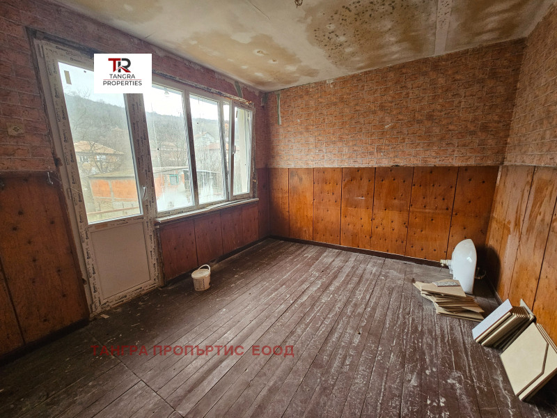 Продава ЕТАЖ ОТ КЪЩА, гр. Бобов дол, област Кюстендил, снимка 15 - Етаж от къща - 52678476