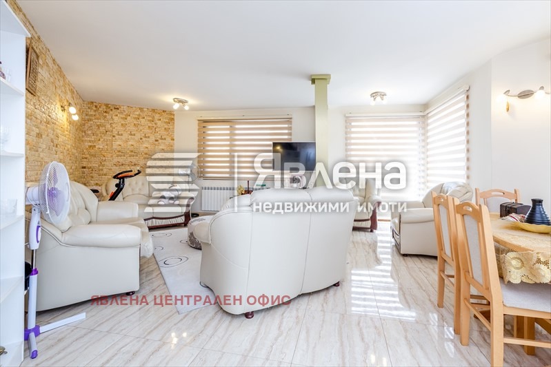 Продава КЪЩА, гр. София, Надежда 4, снимка 3 - Къщи - 53952864