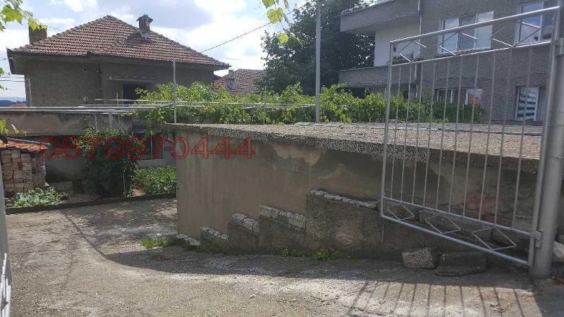 Продава ГАРАЖ, ПАРКОМЯСТО, гр. Велико Търново, Акация, снимка 2 - Гаражи и паркоместа - 52786305