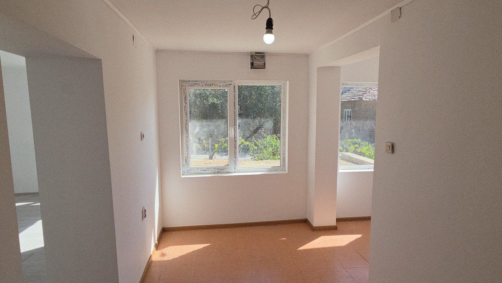 Продава КЪЩА, с. Червенци, област Варна, снимка 11 - Къщи - 53968924