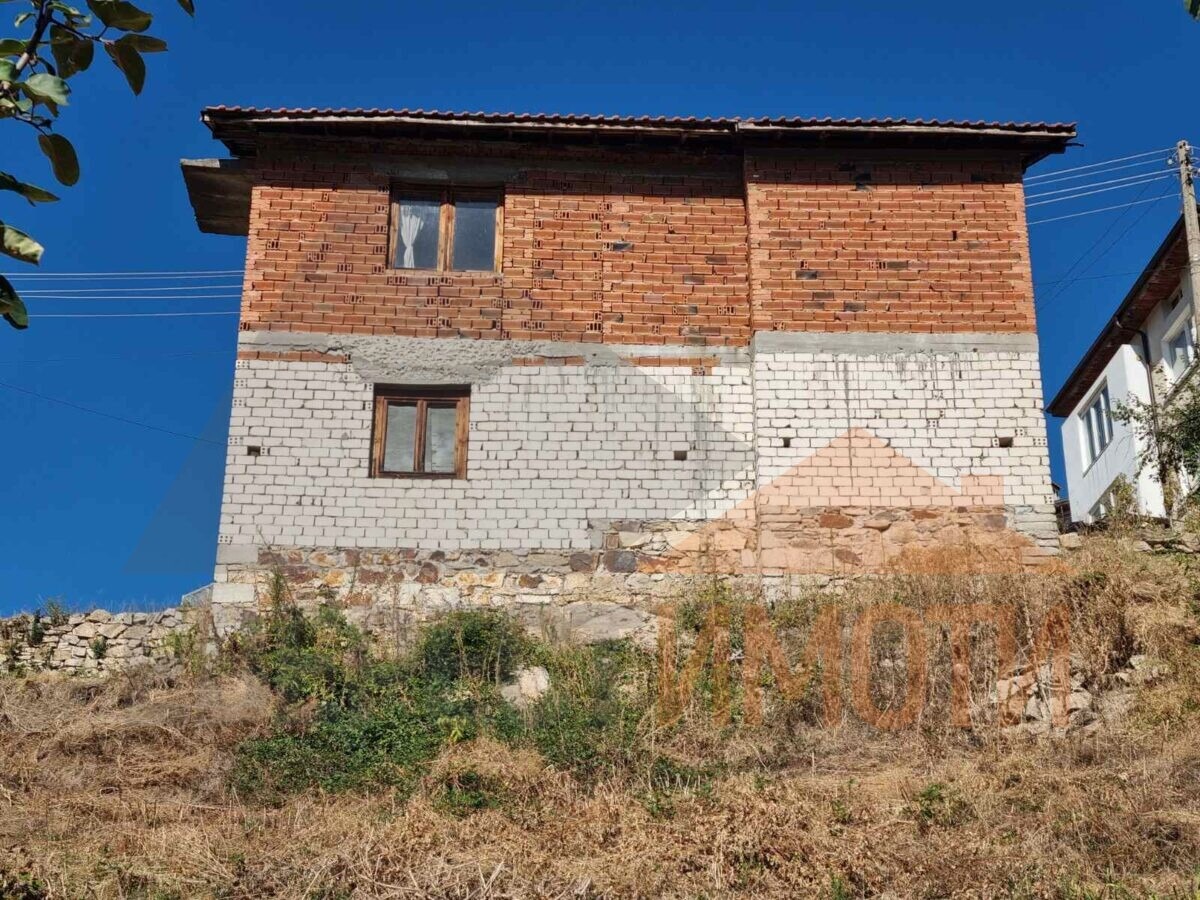 Продава КЪЩА, с. Баните, област Смолян
