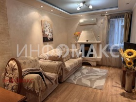 2 quartos Vazrajdane, Burgas