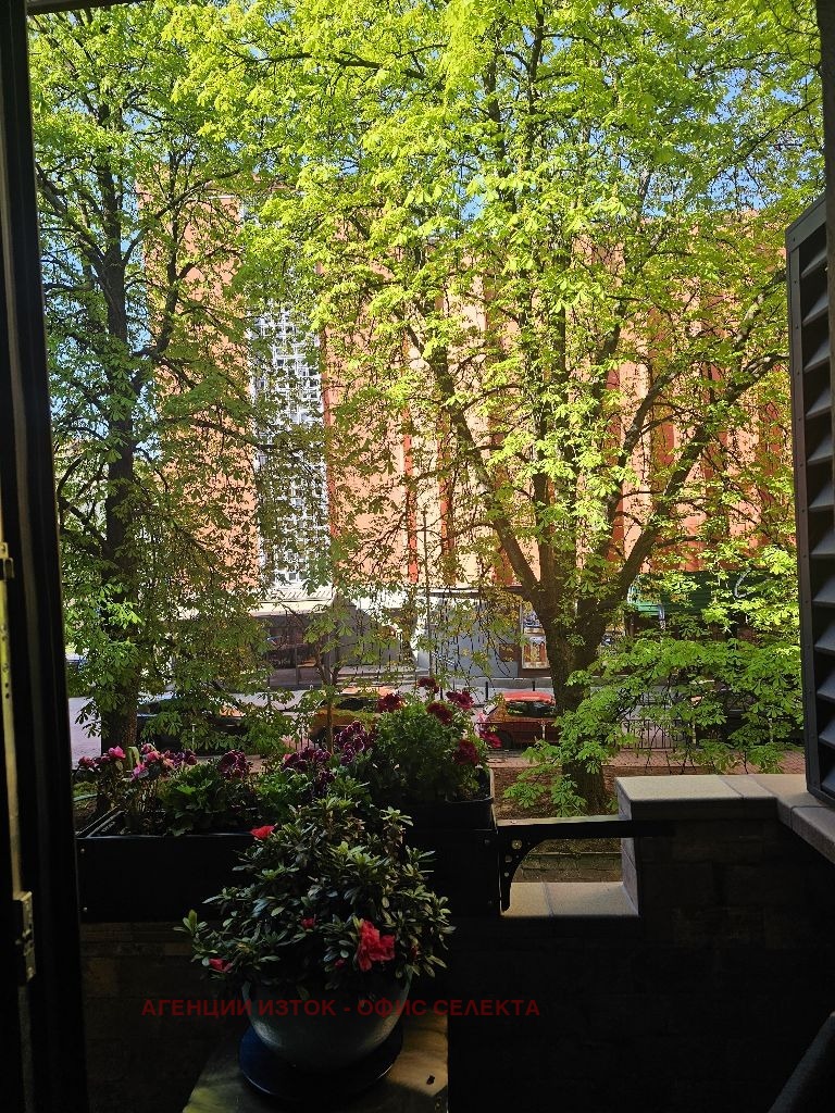 Продава 2-СТАЕН, гр. София, Център, снимка 2 - Апартаменти - 54270576