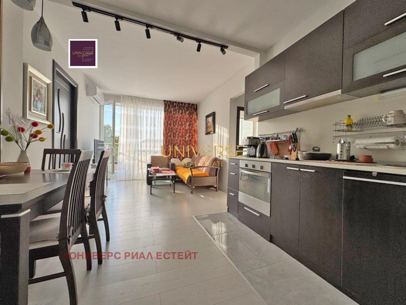 À venda  2 quartos região Burgas , k.k. Slantchev briag , 96 m² | 30789484