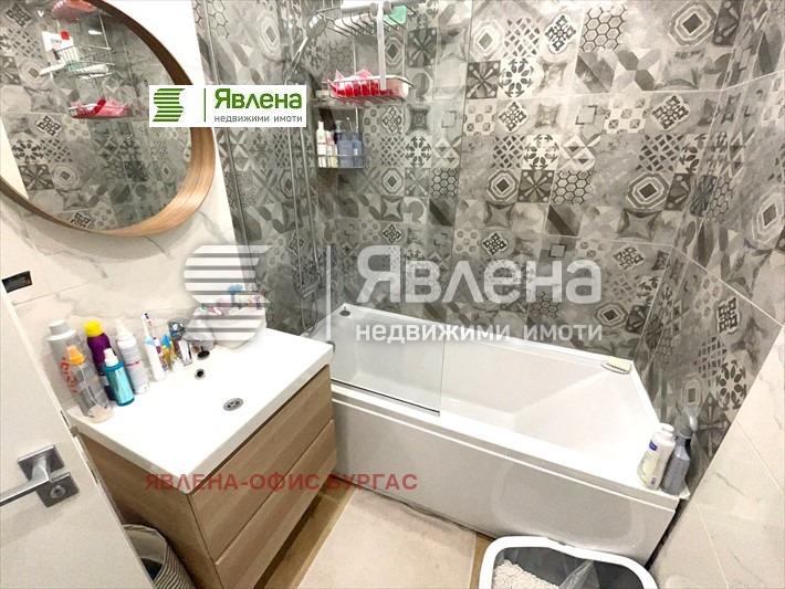 Продава МНОГОСТАЕН, гр. Бургас, Център, снимка 12 - Aпартаменти - 48202841