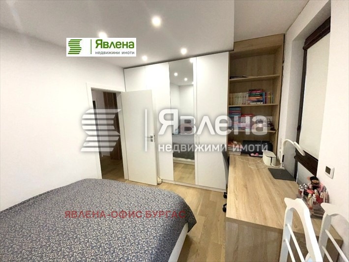 Продава МНОГОСТАЕН, гр. Бургас, Център, снимка 15 - Aпартаменти - 48202841