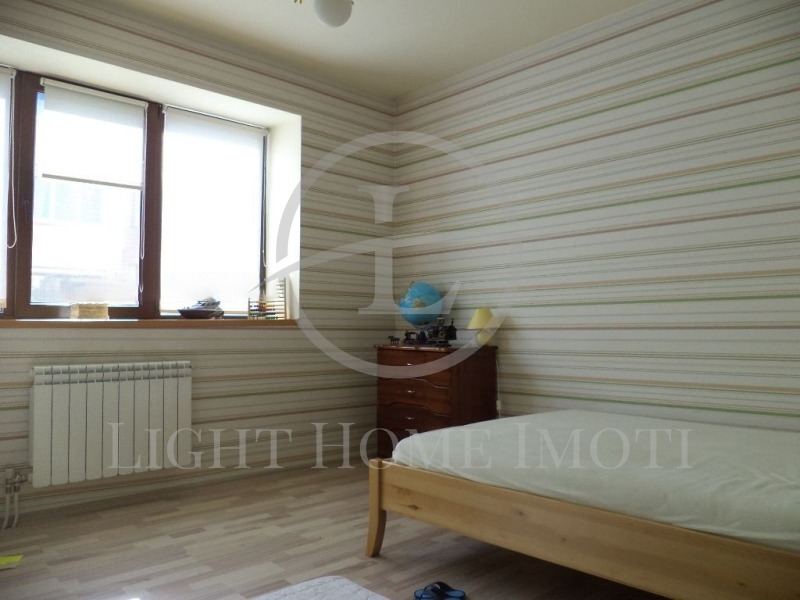 Na prodej  Podlaha domu Plovdiv , Maraša , 200 m2 | 71371798
