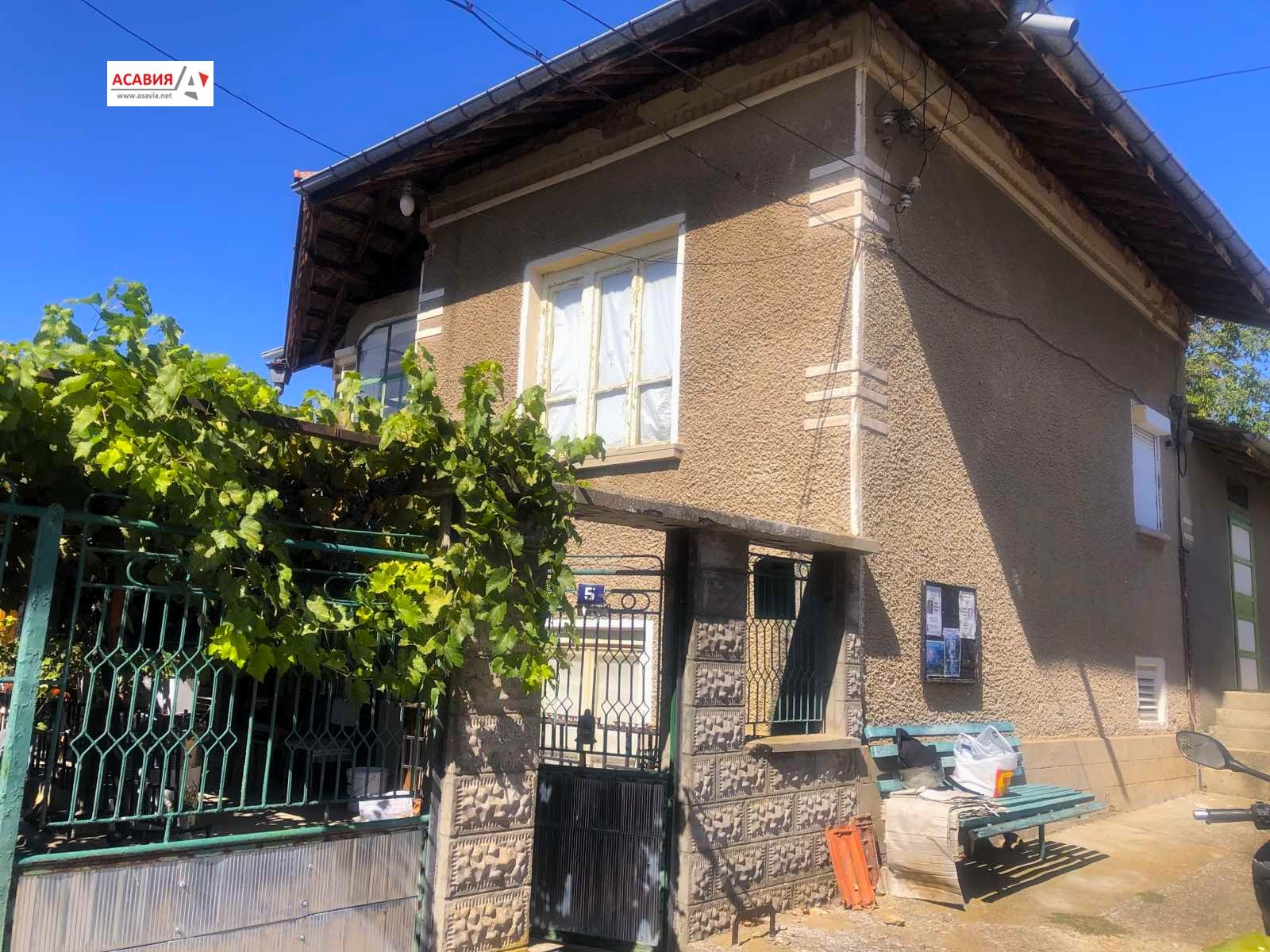 Продава КЪЩА, с. Дойренци, област Ловеч