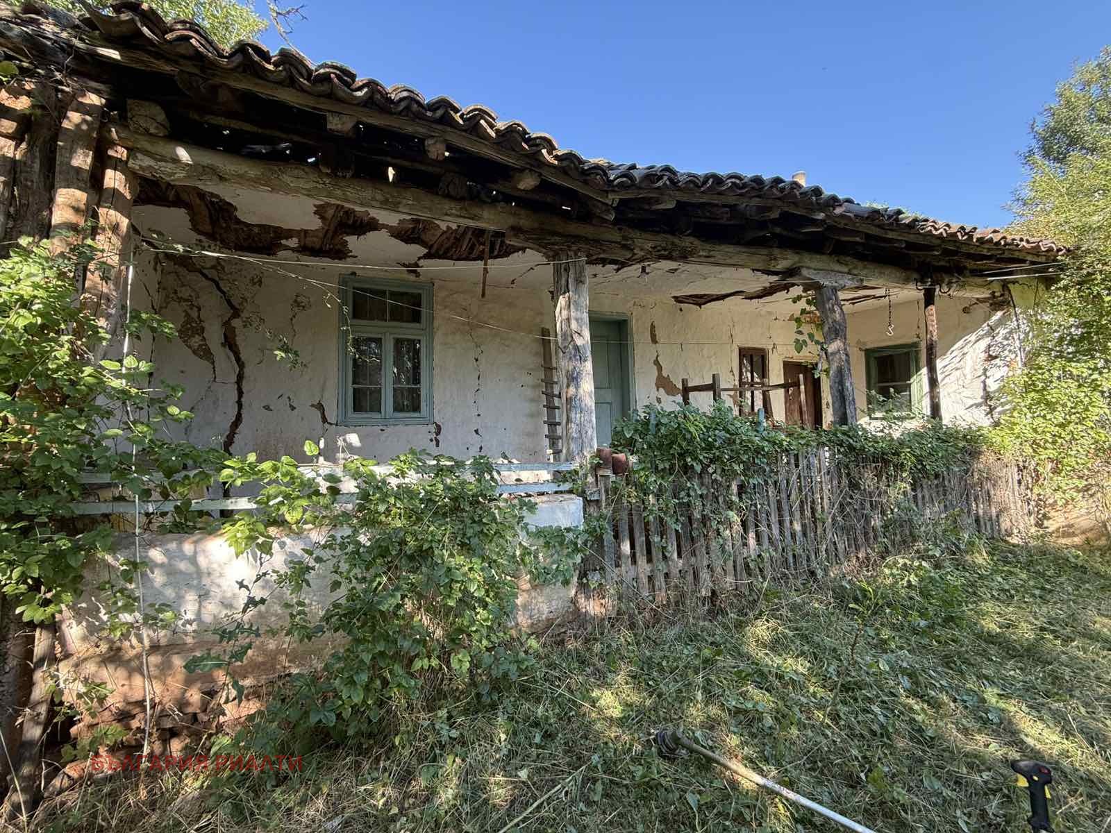 Продава ПАРЦЕЛ, с. Лобош, област Перник