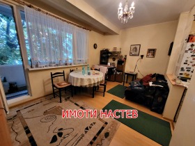 Продава 2-стаен град Шумен Център - [1] 