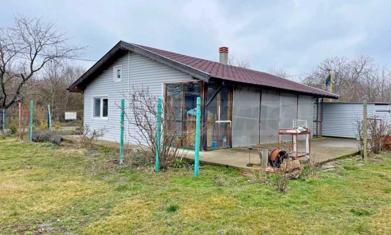 Продава КЪЩА, с. Хаджи Димитър, област Добрич, снимка 4 - Къщи - 49357538