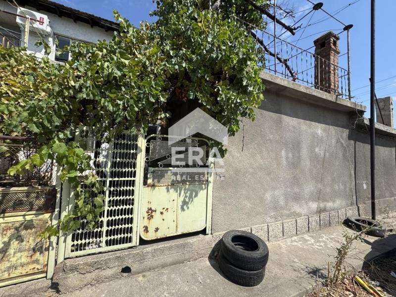 Продава КЪЩА, гр. Силистра, Изток, снимка 2 - Къщи - 53435477