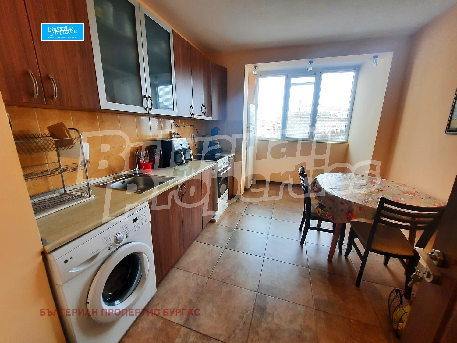 Продава 4-СТАЕН, гр. Бургас, Център, снимка 2 - Апартаменти - 53743187