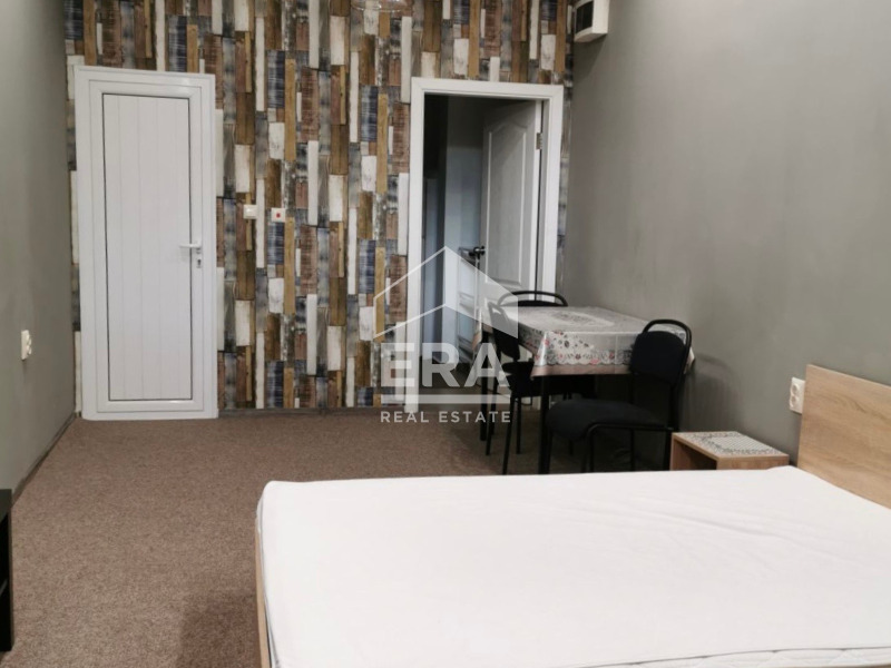 Продава АТЕЛИЕ, ТАВАН в град Русе, Широк център - 32 кв.м / 52 000 € » 101 703.16 лв., ЕРА РОЯЛ