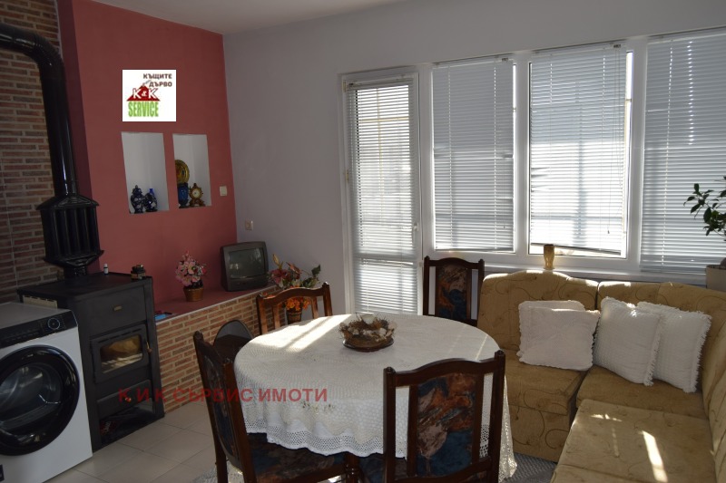 Продава ЕТАЖ ОТ КЪЩА, гр. Карлово, област Пловдив, снимка 3 - Етаж от къща - 53179420