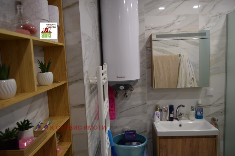 Продава ЕТАЖ ОТ КЪЩА, гр. Карлово, област Пловдив, снимка 11 - Етаж от къща - 53179420