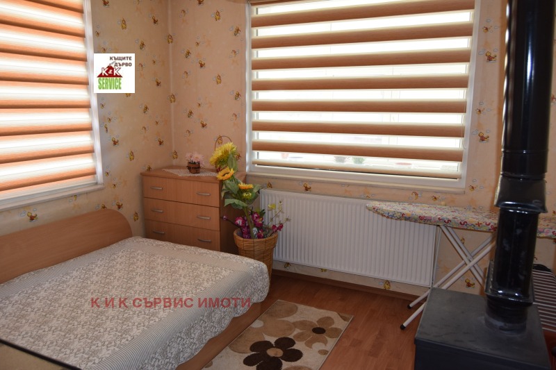 Продава ЕТАЖ ОТ КЪЩА, гр. Карлово, област Пловдив, снимка 4 - Етаж от къща - 53179420