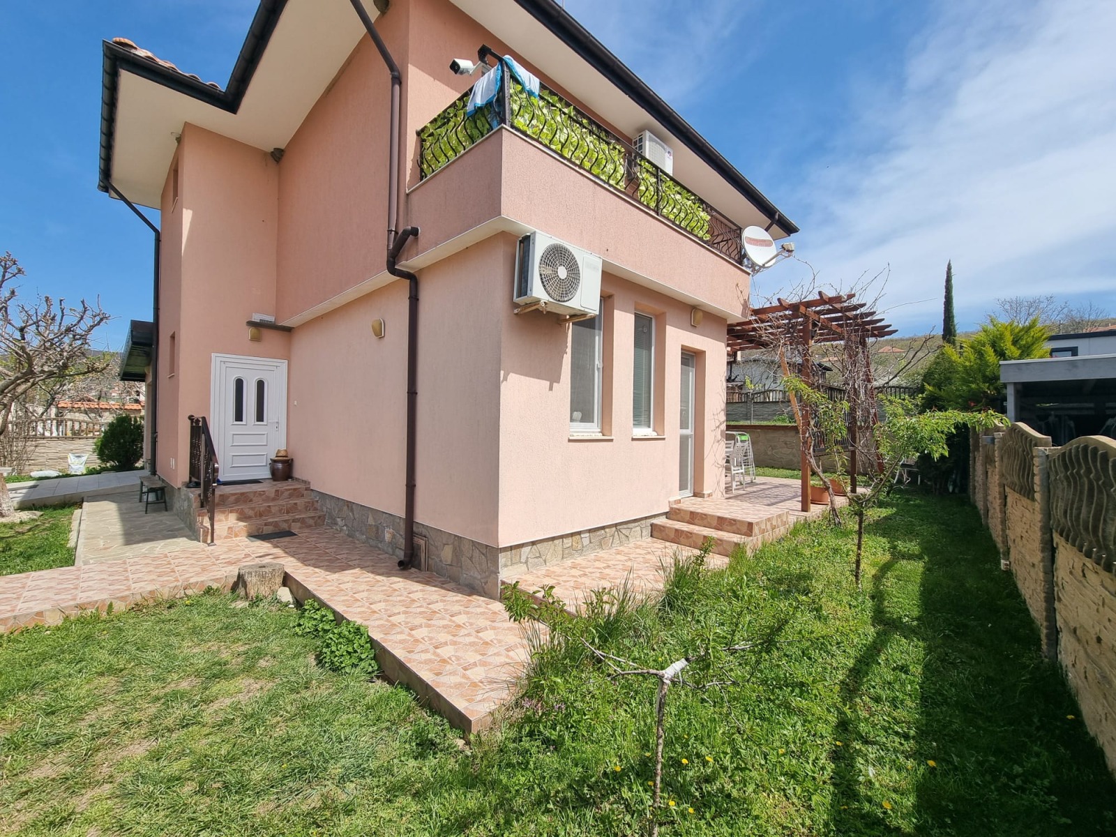 Продава КЪЩА, с. Кошарица, област Бургас, снимка 2 - Къщи - 54228790