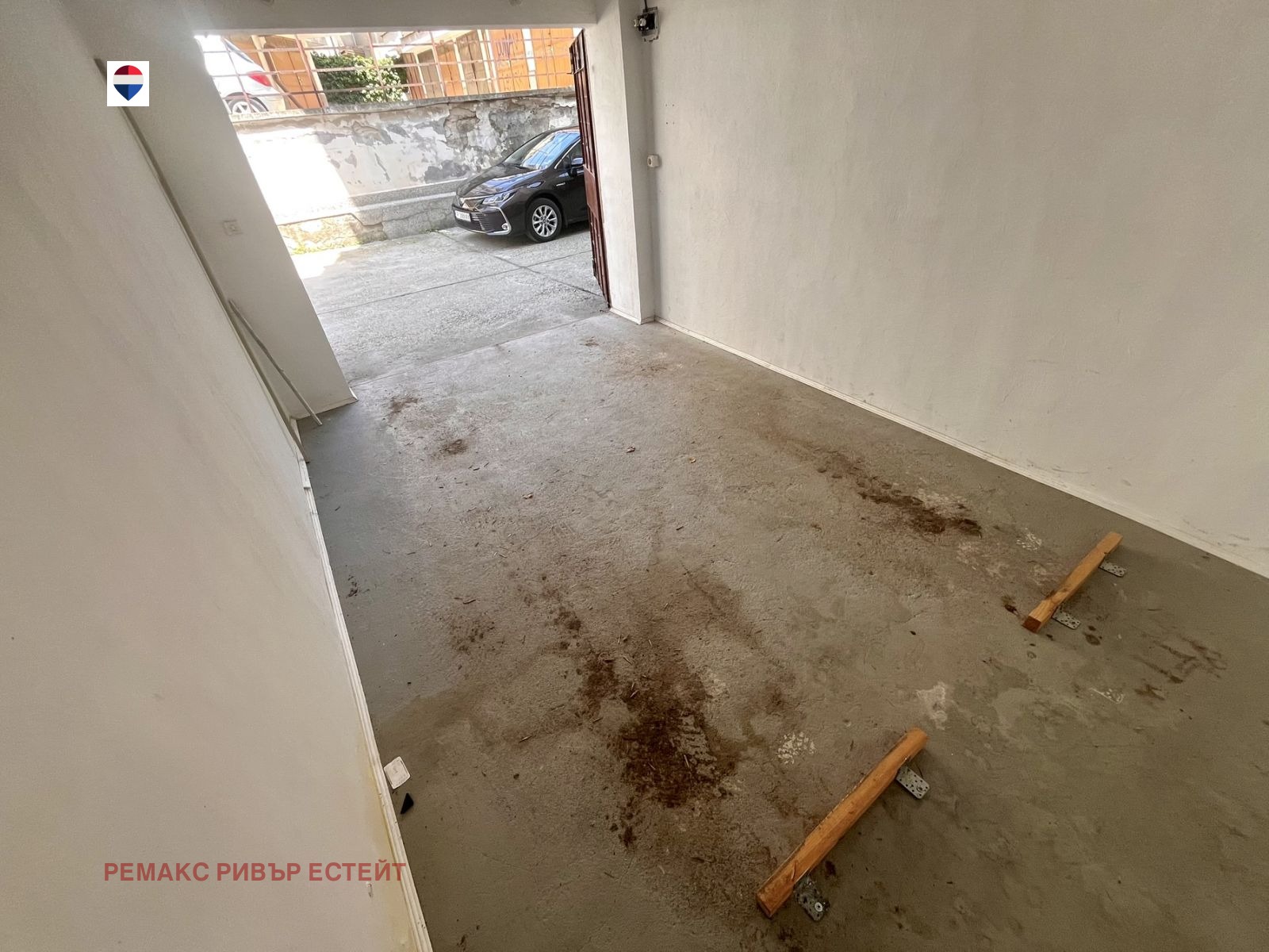 Продава ГАРАЖ, ПАРКОМЯСТО, гр. Русе, Ялта, снимка 4 - Гаражи и паркоместа - 54758052